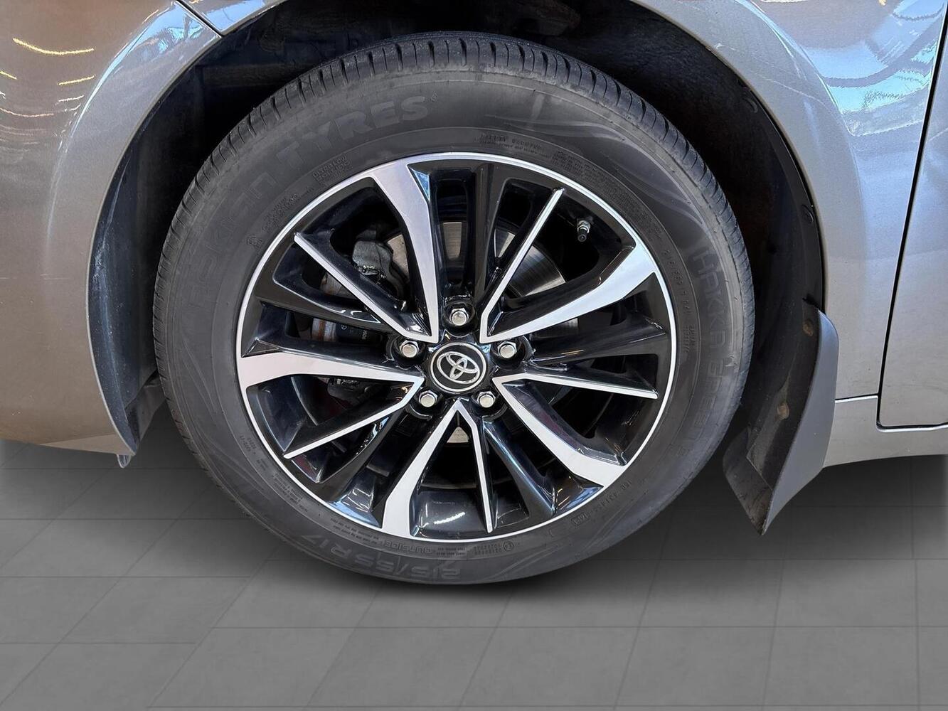 Toyota Avensis vaihtoauto