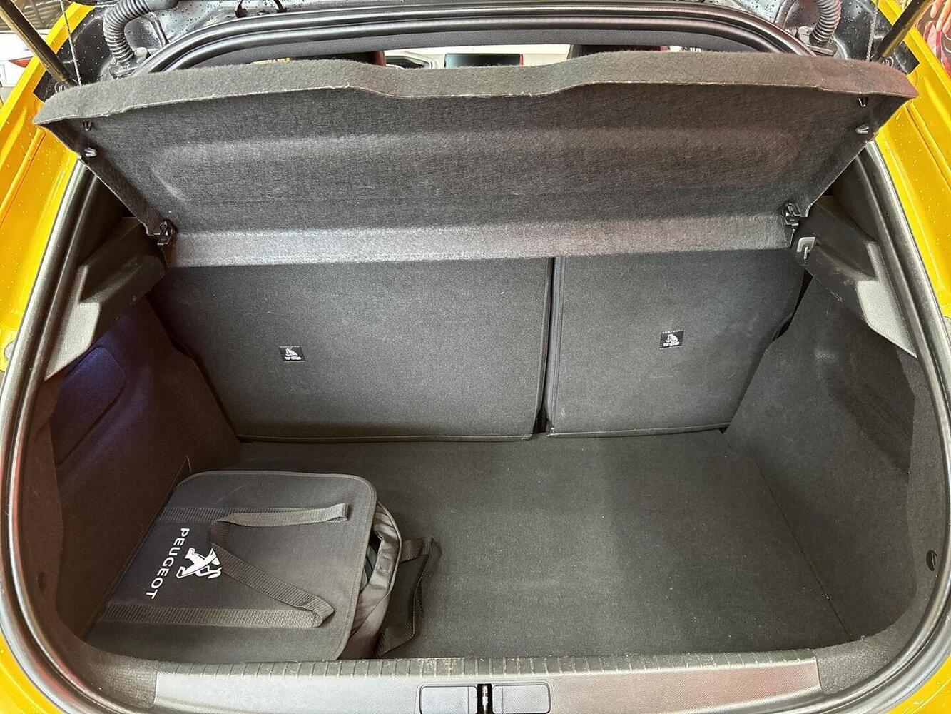 Peugeot e-208 vaihtoauto