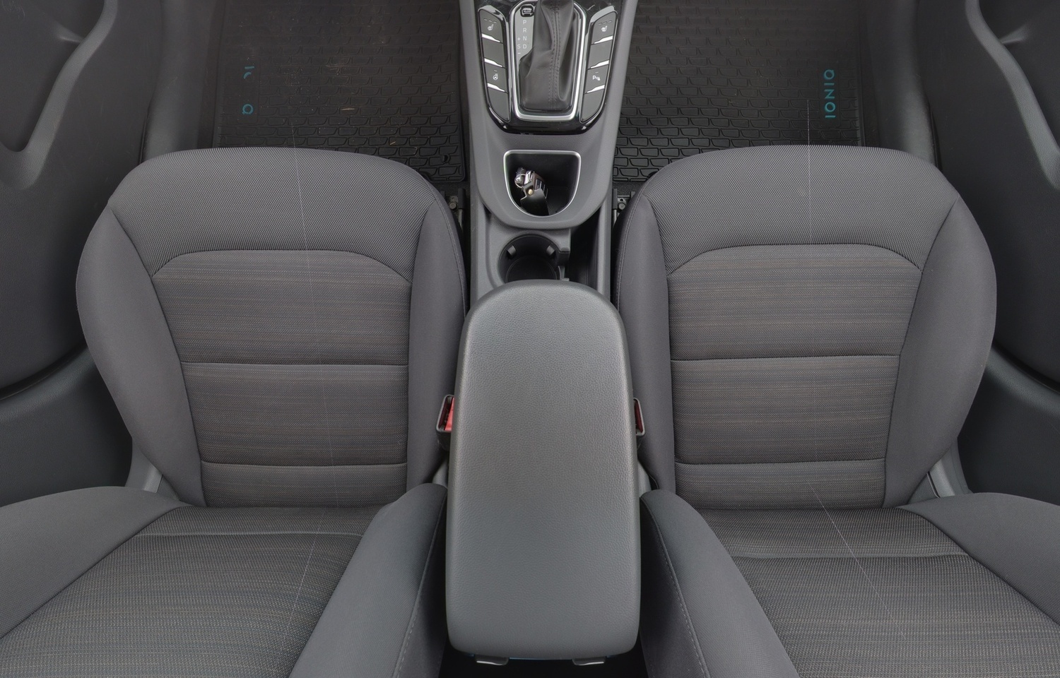 Hyundai IONIQ hybrid vaihtoauto