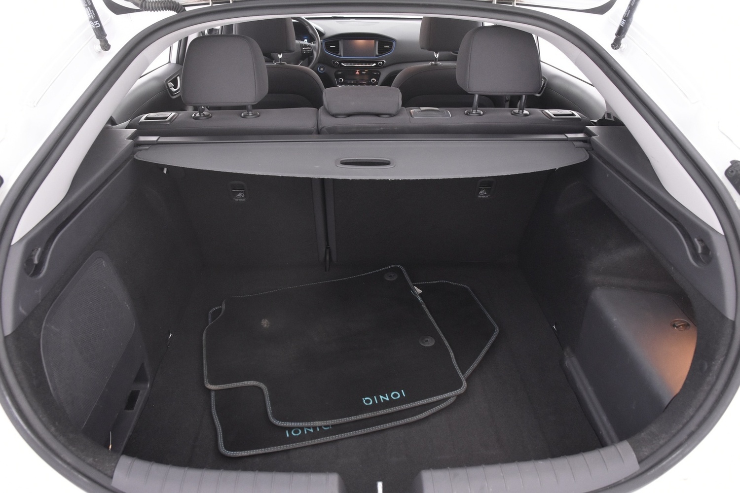 Hyundai IONIQ hybrid vaihtoauto