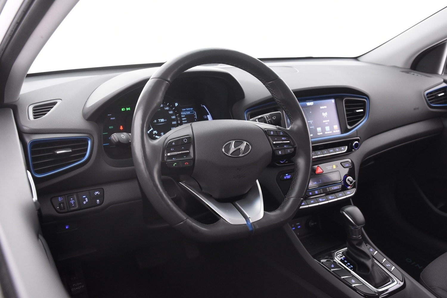 Hyundai IONIQ hybrid vaihtoauto