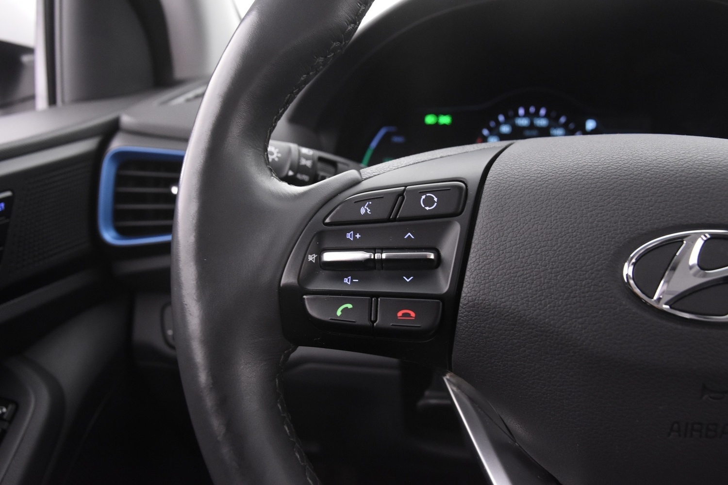 Hyundai IONIQ hybrid vaihtoauto