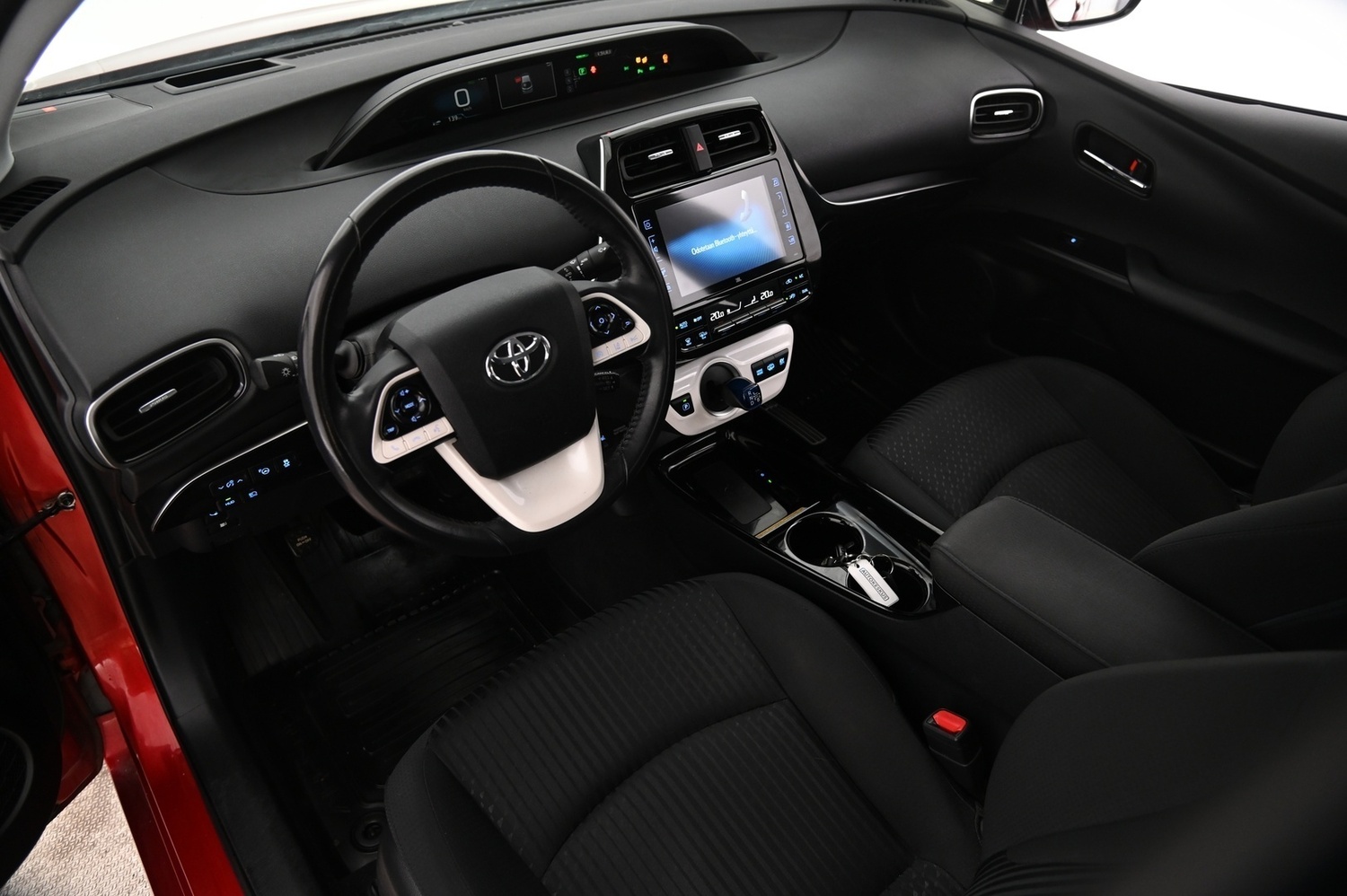 Toyota Prius PHEV vaihtoauto