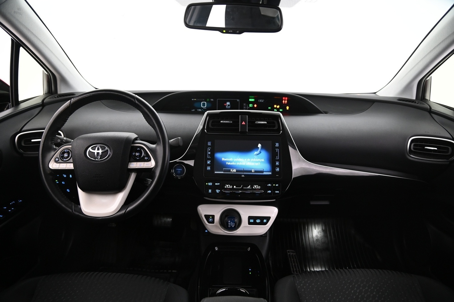 Toyota Prius PHEV vaihtoauto