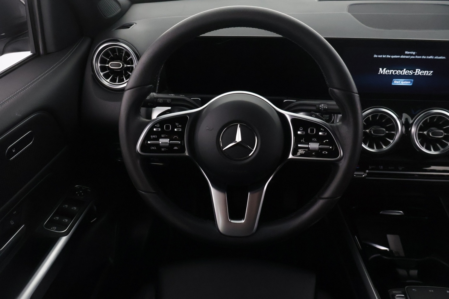 Mercedes-Benz EQB vaihtoauto