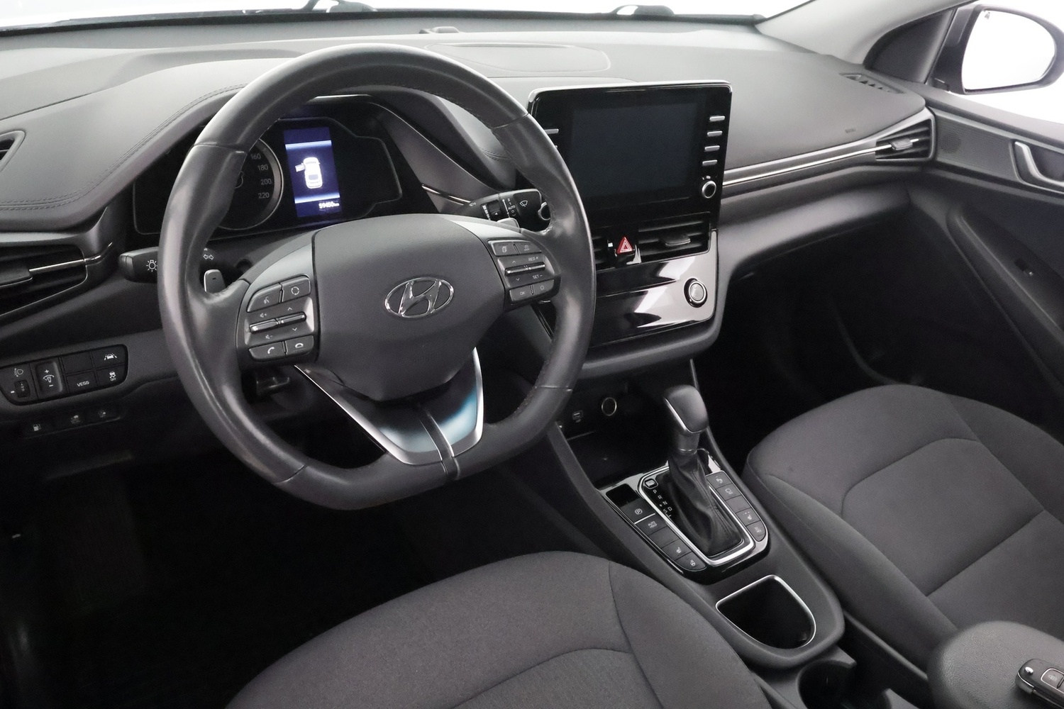 Hyundai IONIQ plug-in vaihtoauto