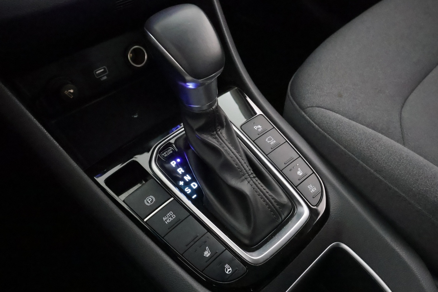 Hyundai IONIQ plug-in vaihtoauto
