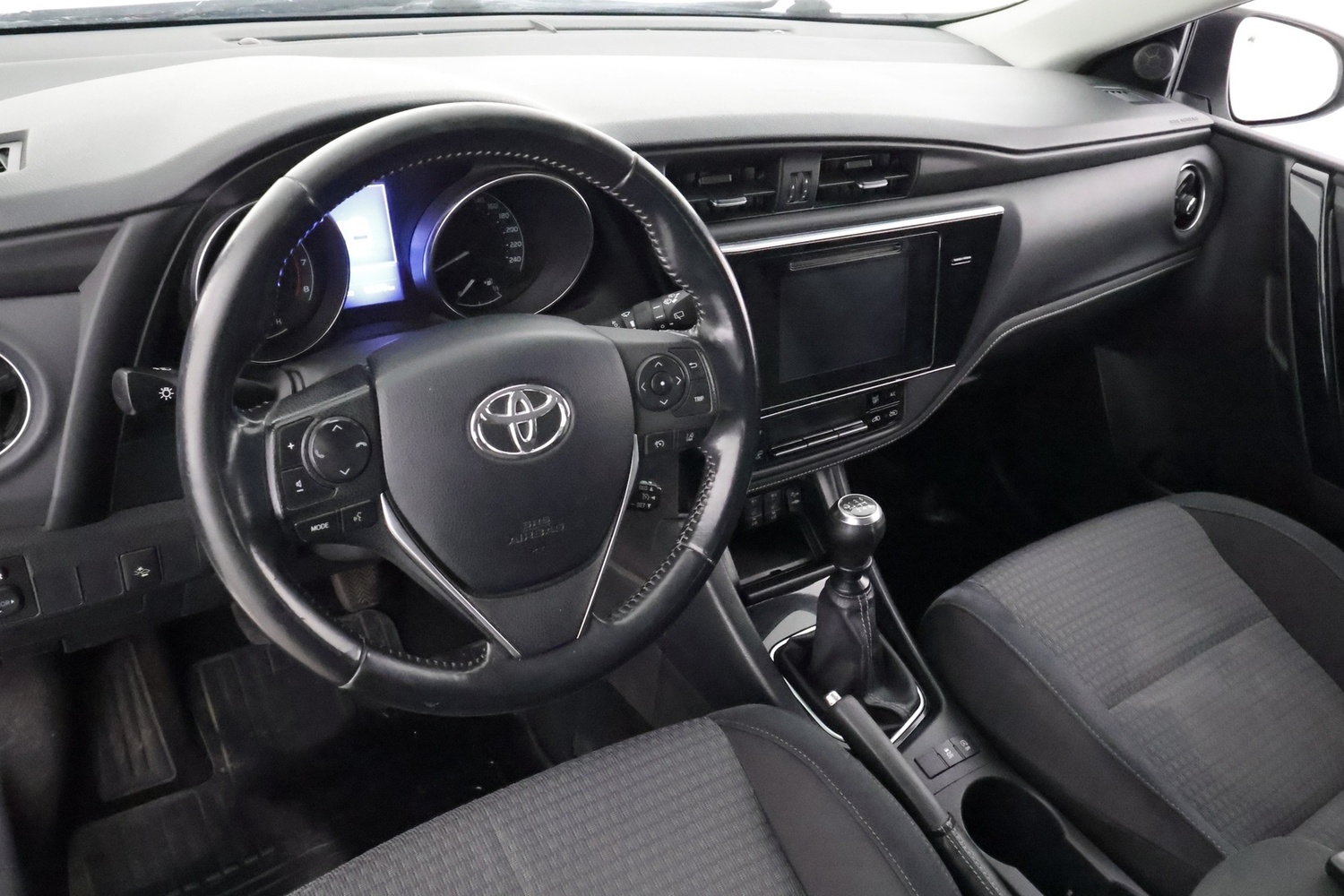 Toyota Auris vaihtoauto