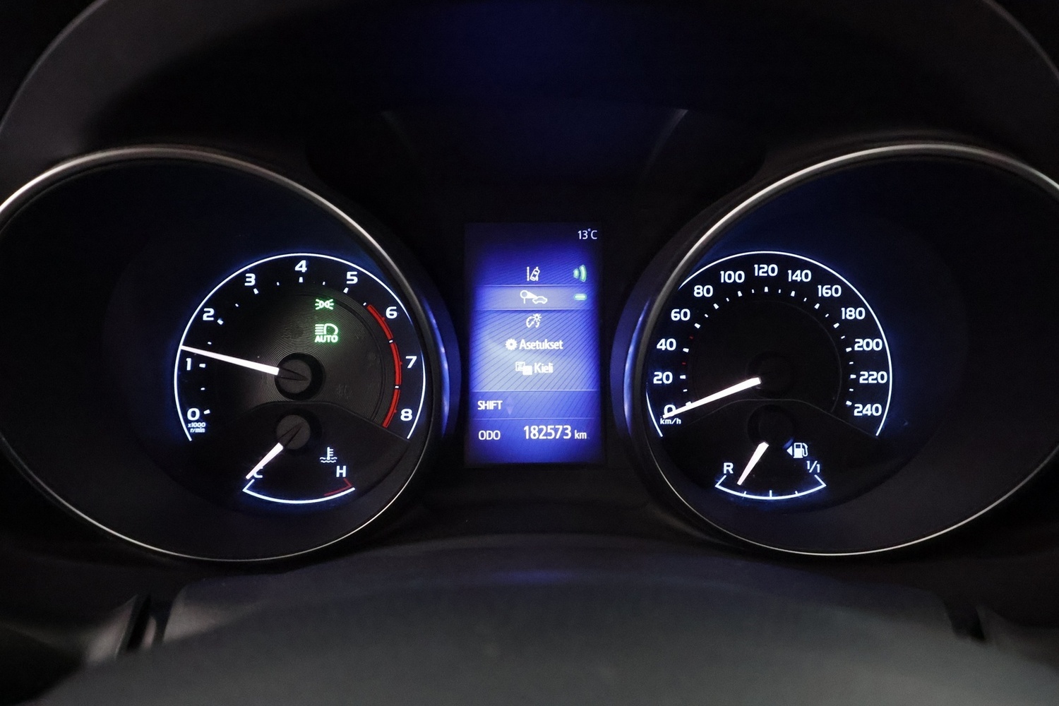Toyota Auris vaihtoauto
