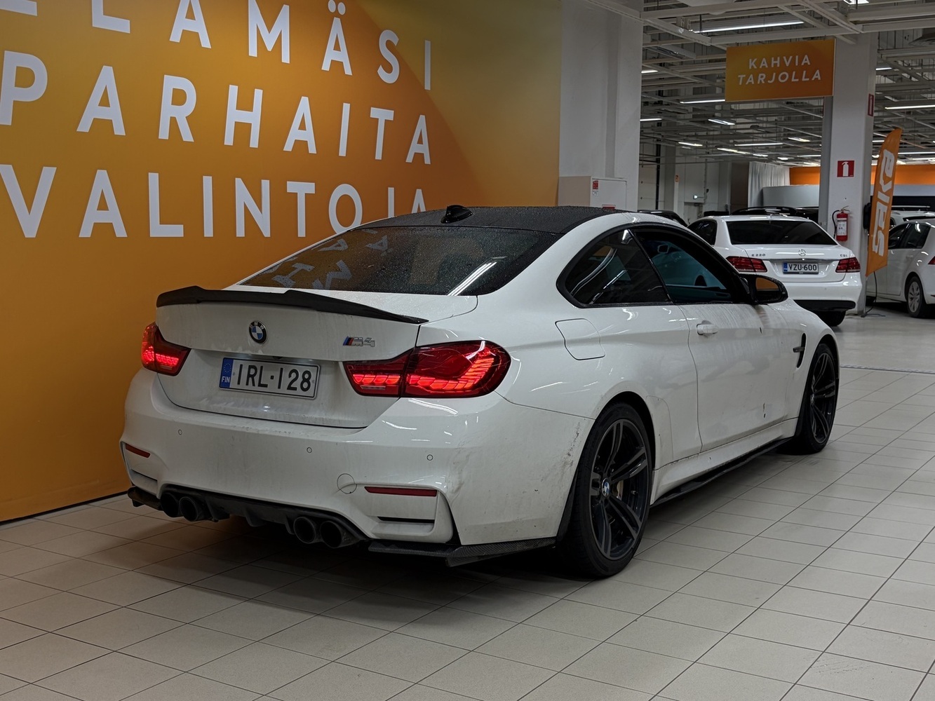 BMW M4 vaihtoauto