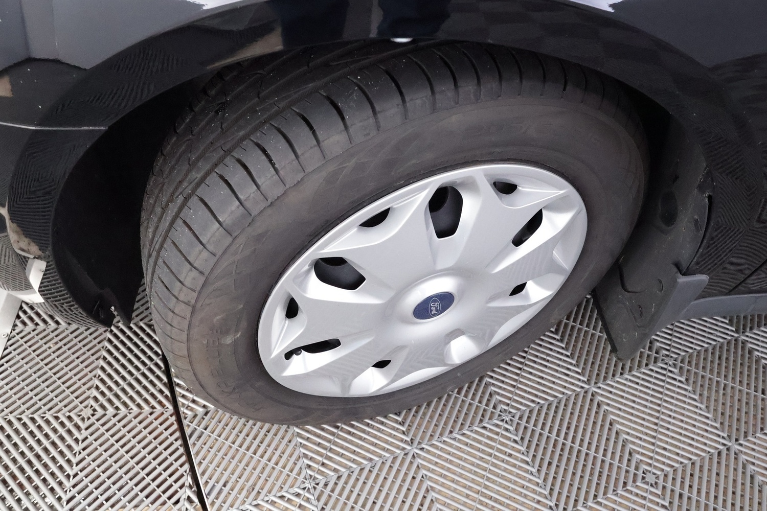 Ford Tourneo Connect vaihtoauto