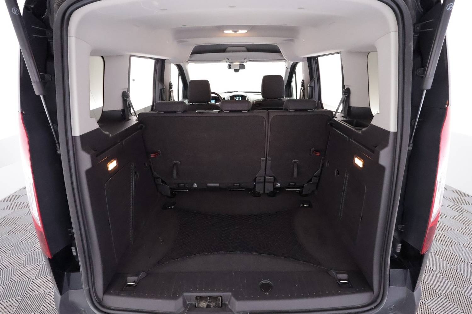 Ford Tourneo Connect vaihtoauto