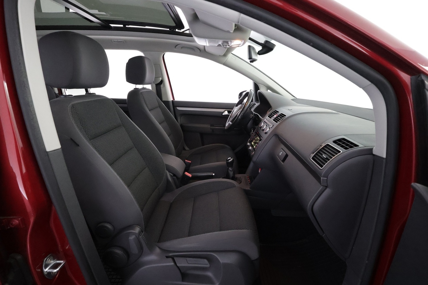Volkswagen Touran vaihtoauto