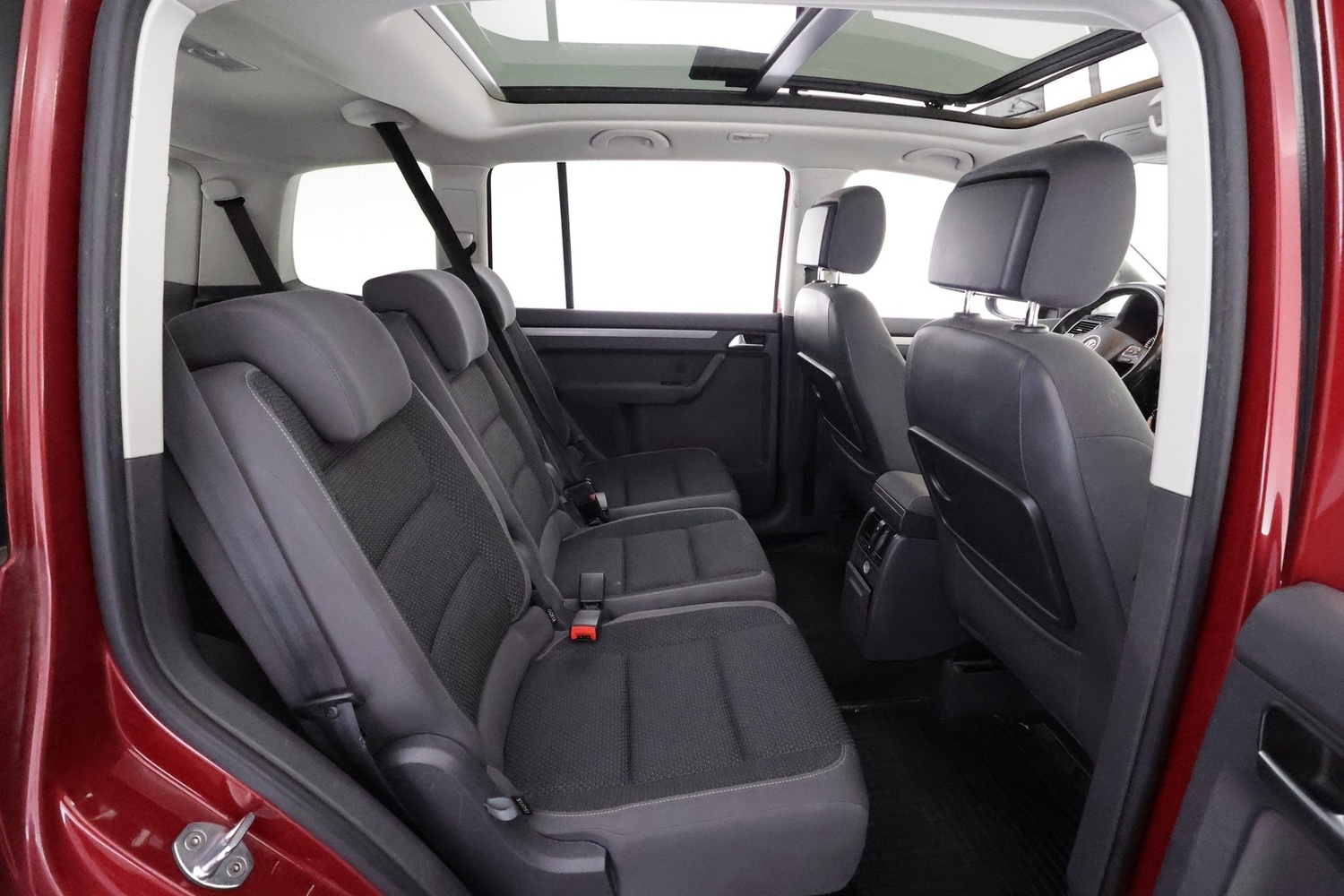 Volkswagen Touran vaihtoauto