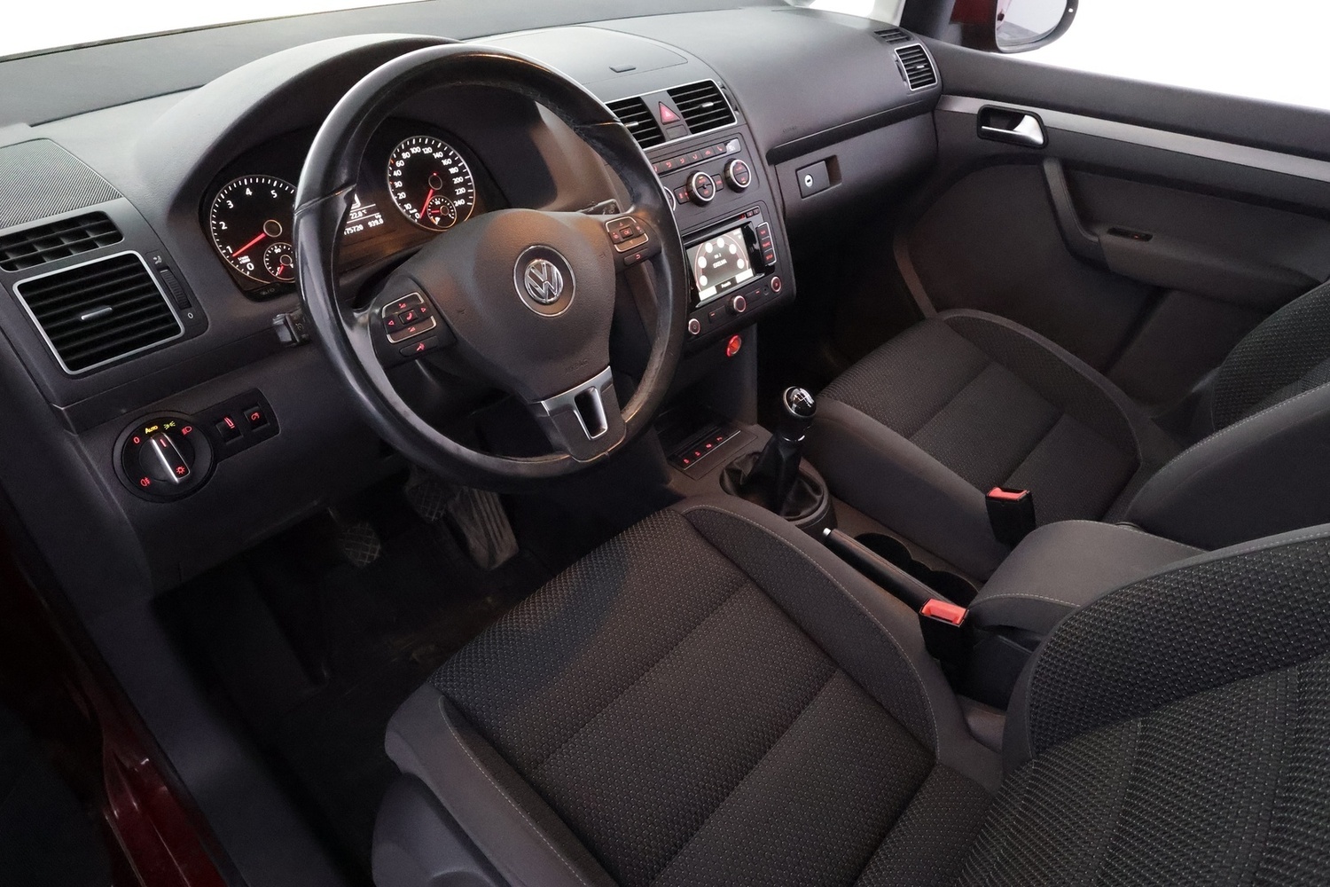 Volkswagen Touran vaihtoauto