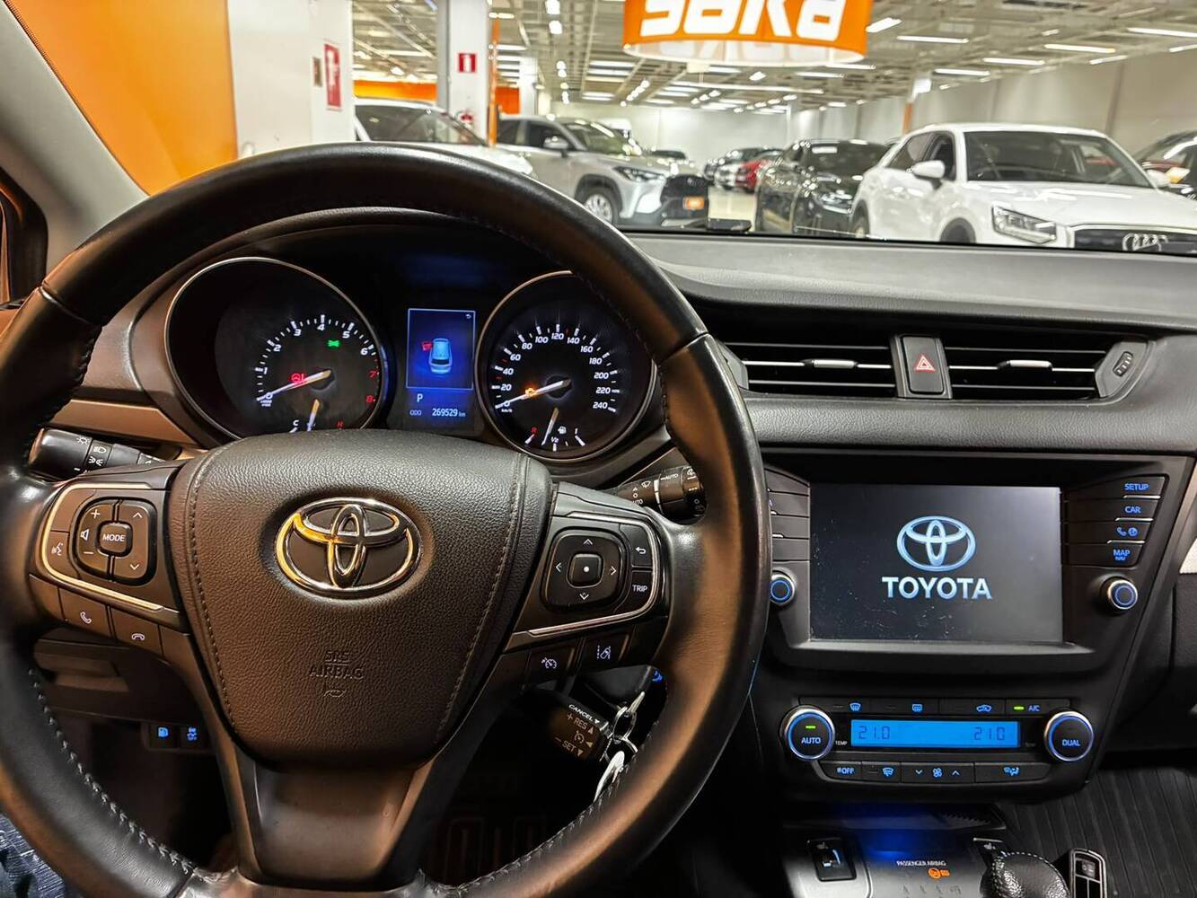 Toyota Avensis vaihtoauto