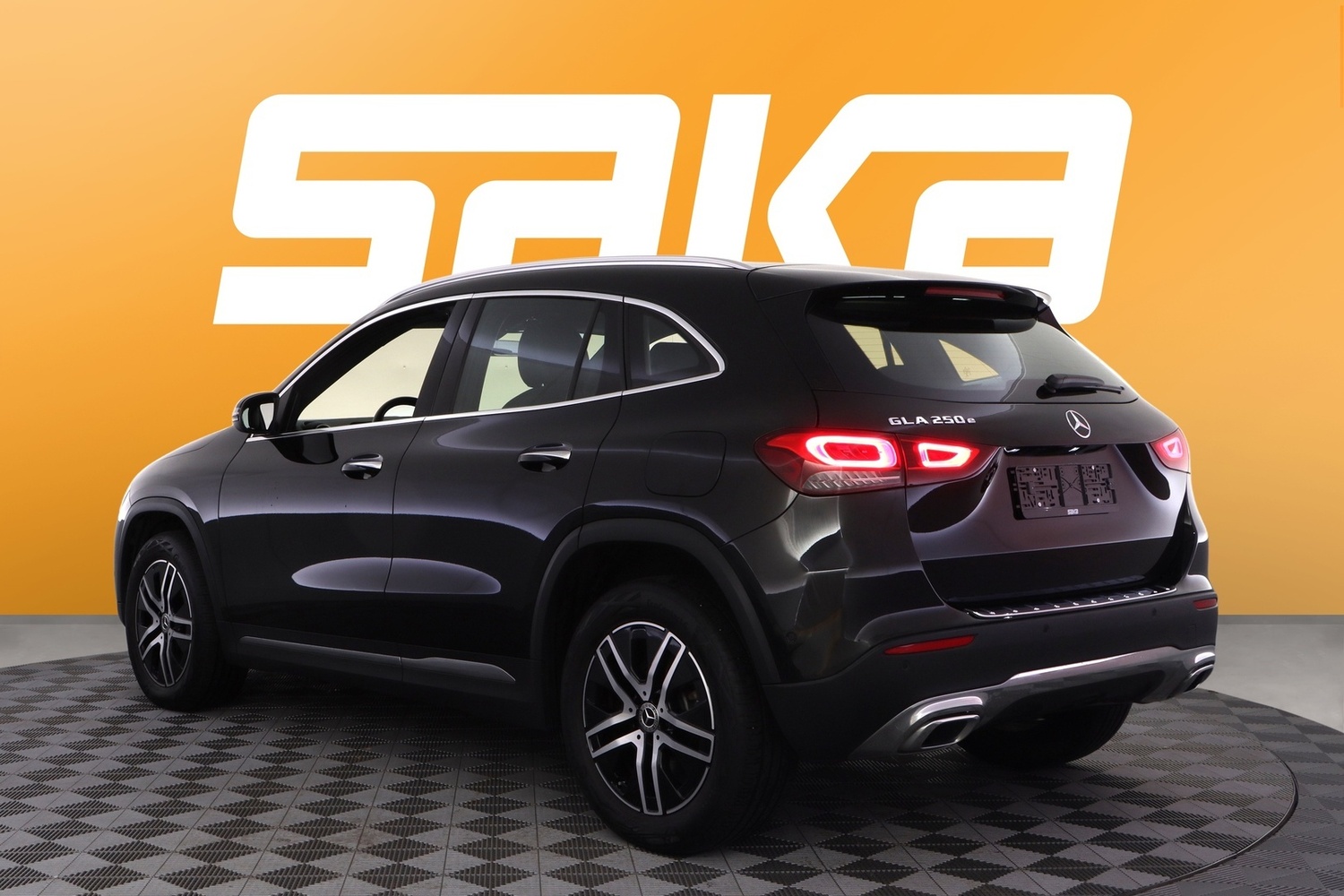 Mercedes-Benz GLA vaihtoauto