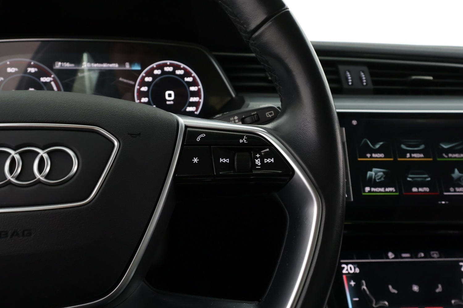 Audi e-tron vaihtoauto