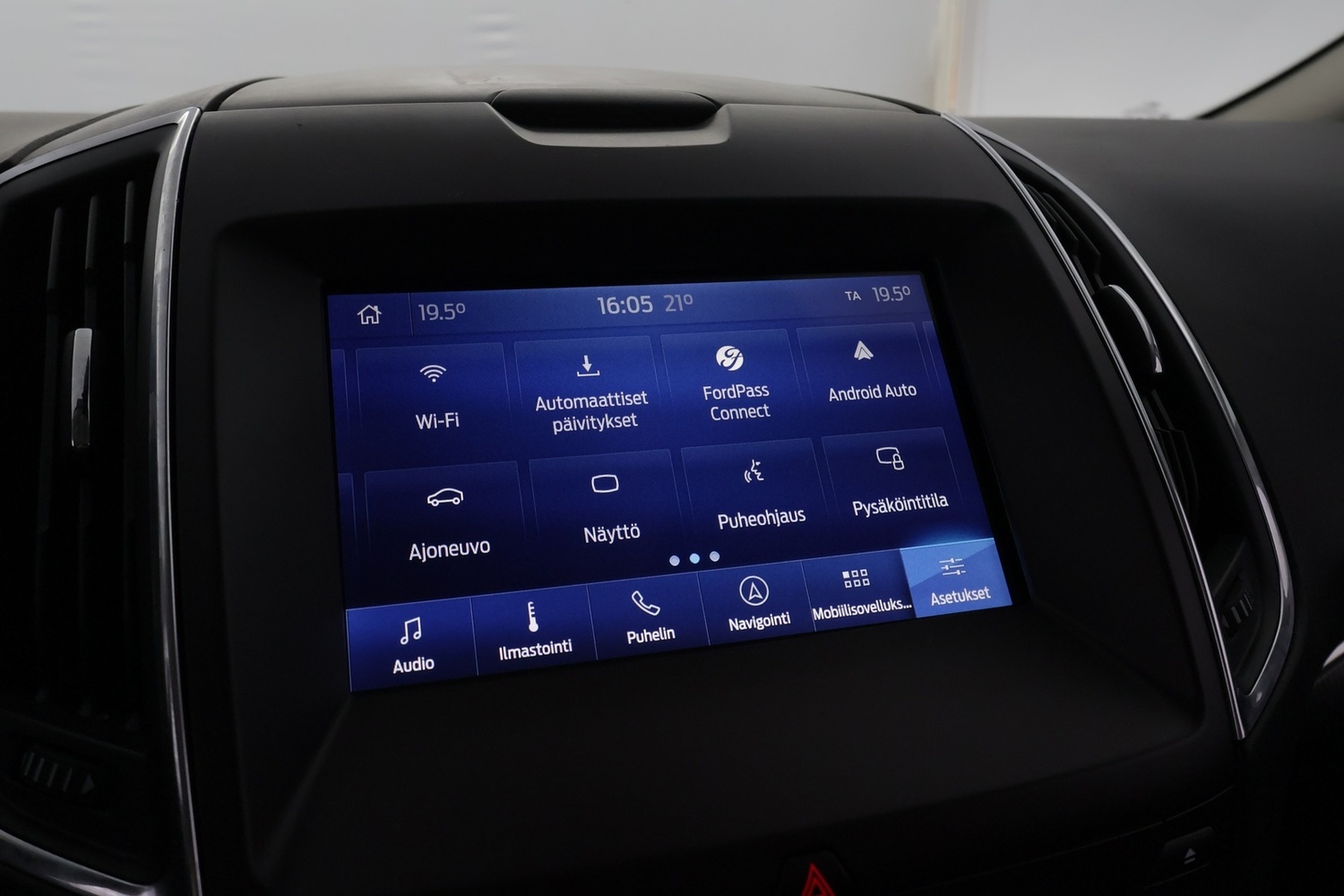 Ford S-MAX vaihtoauto
