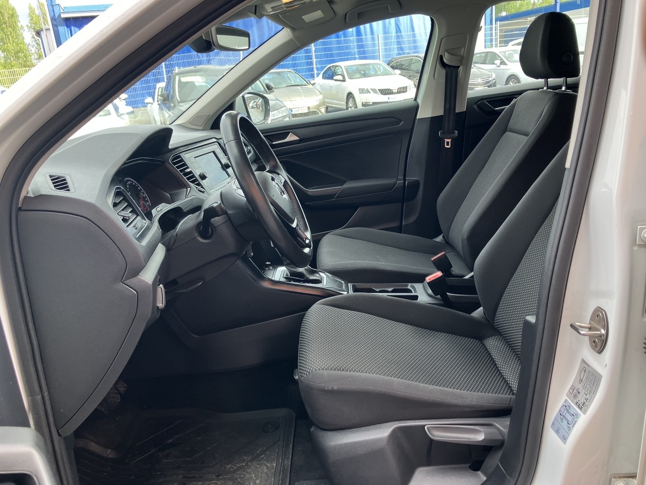 Volkswagen T-Roc vaihtoauto