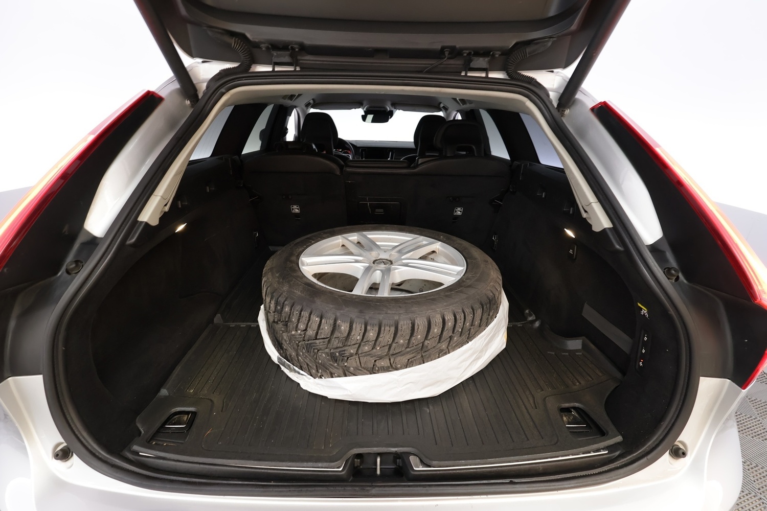 Volvo V90 Cross Country vaihtoauto