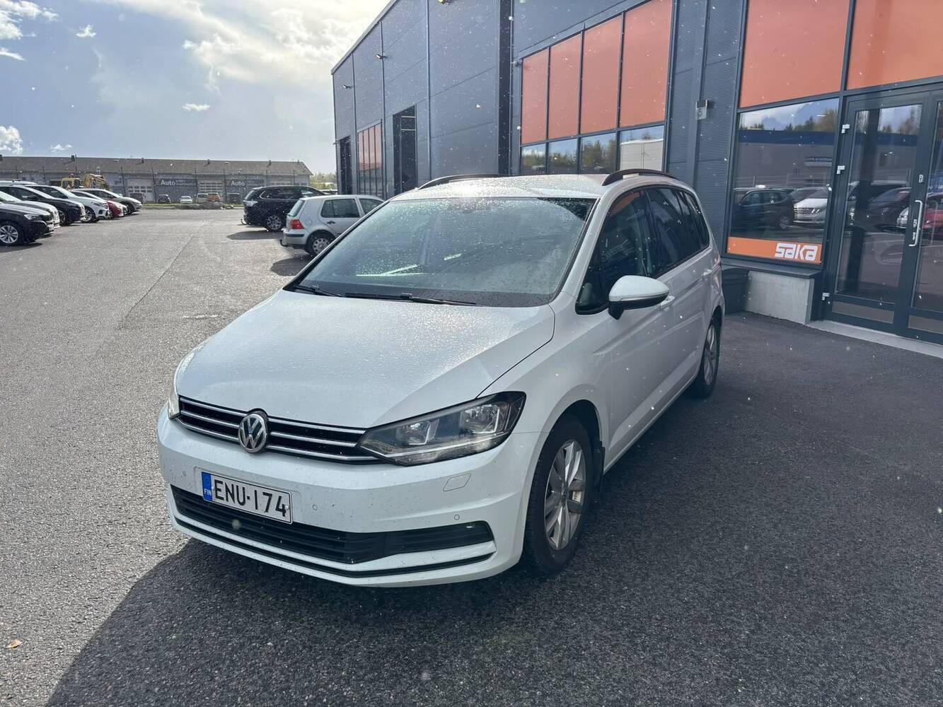 Volkswagen Touran vaihtoauto