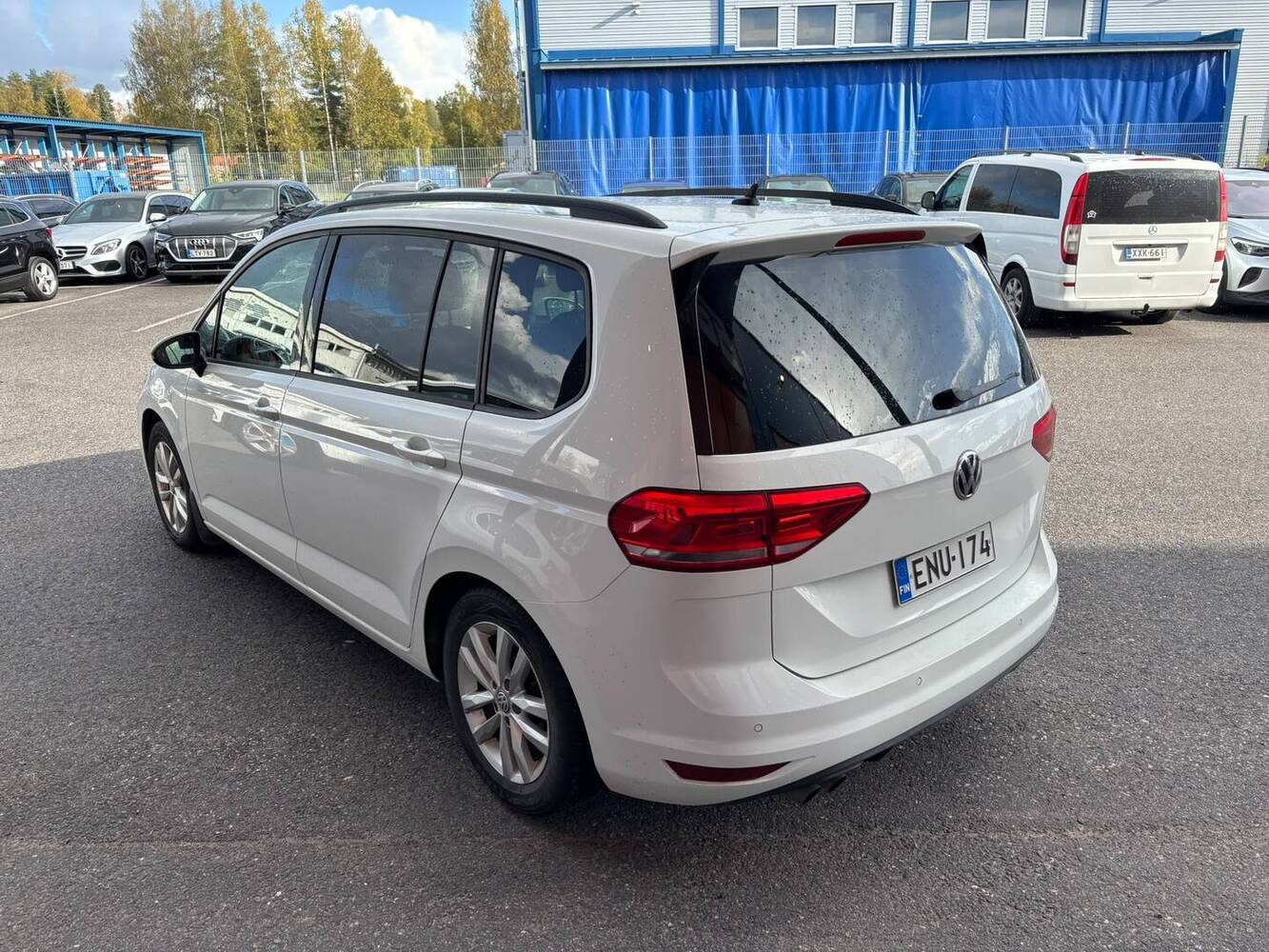 Volkswagen Touran vaihtoauto