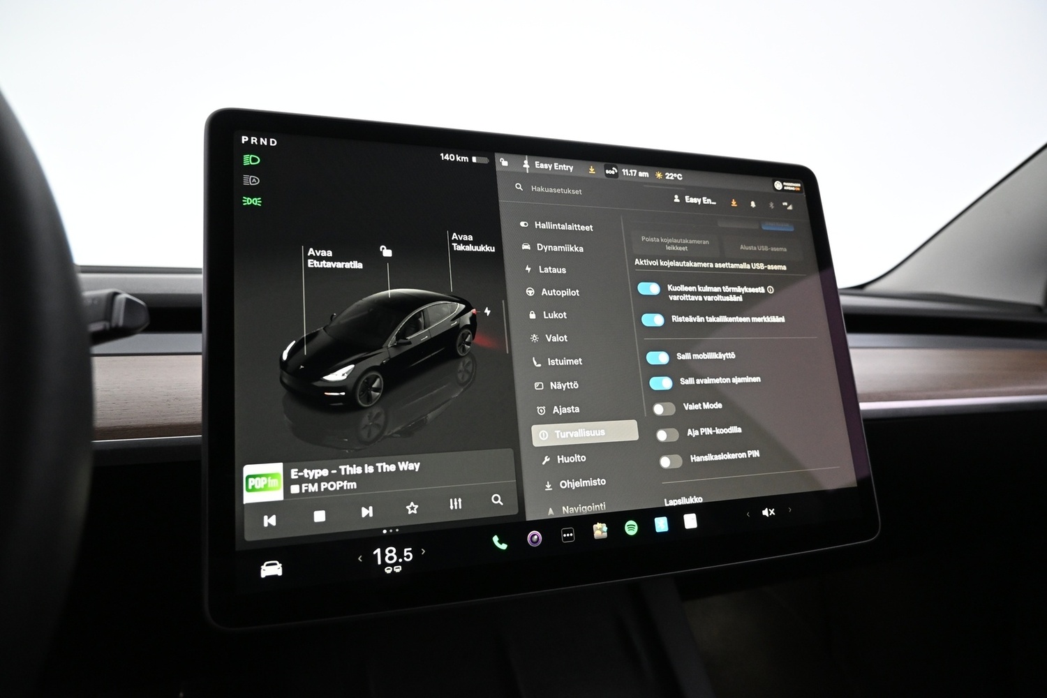 Tesla Model 3 vaihtoauto