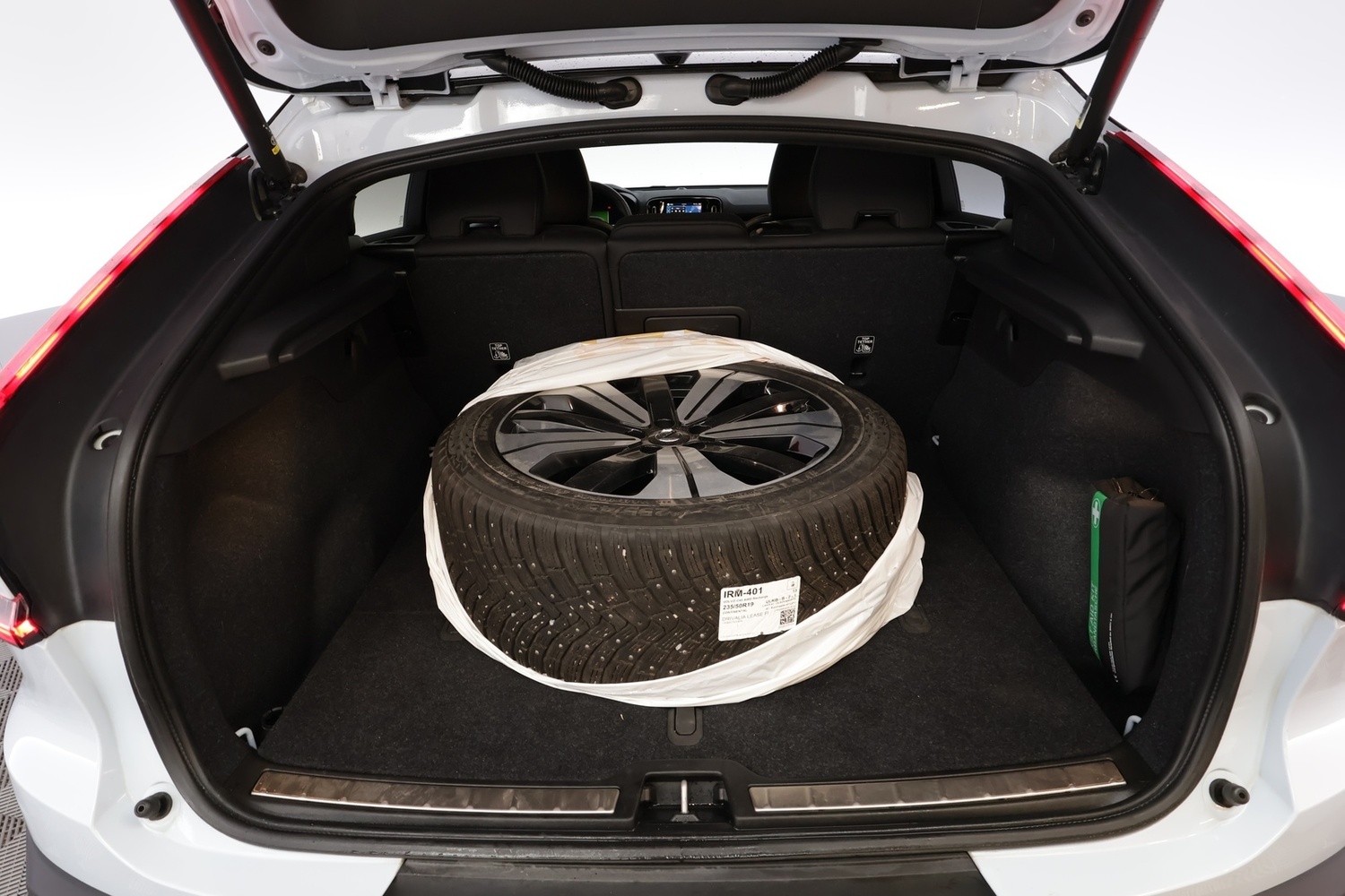 Volvo C40 vaihtoauto