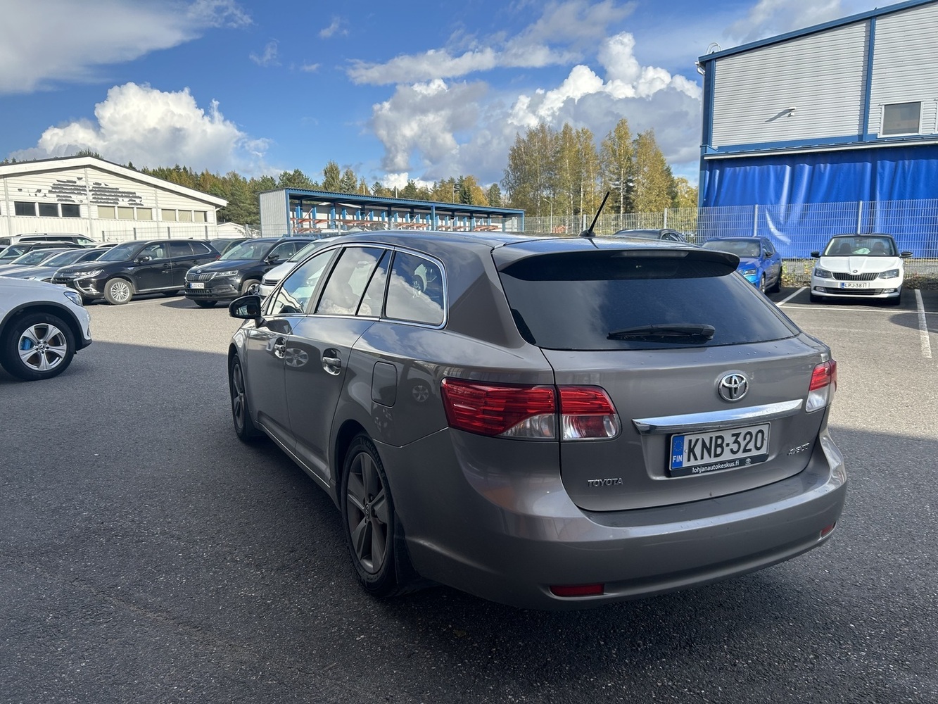 Toyota Avensis vaihtoauto