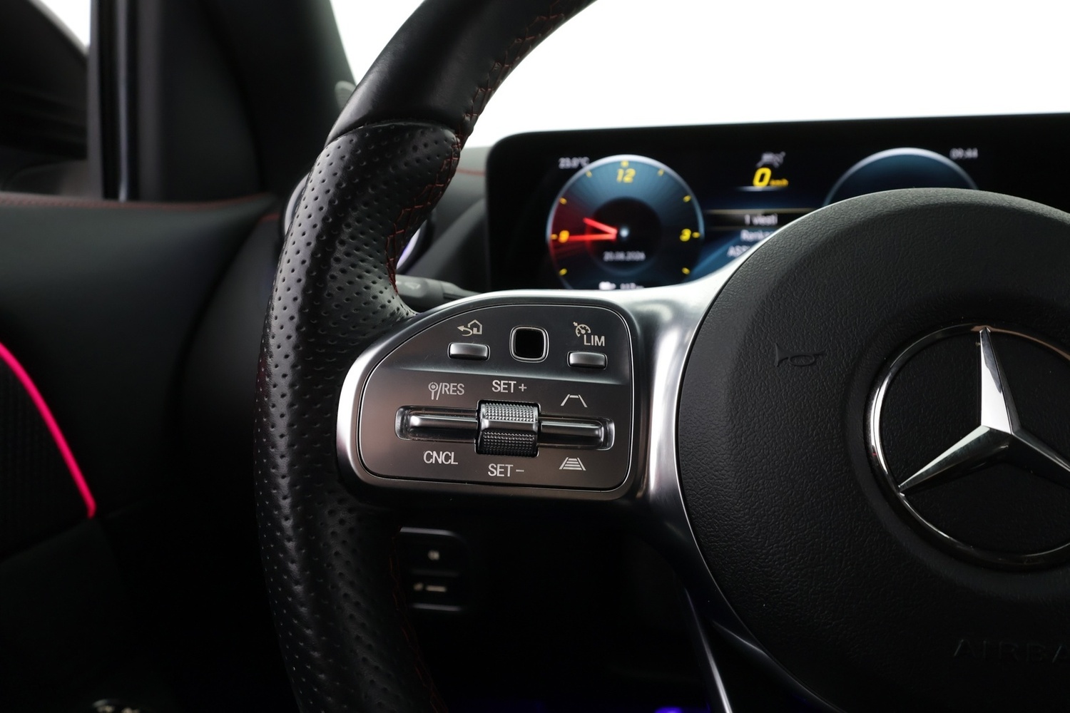 Mercedes-Benz EQA vaihtoauto