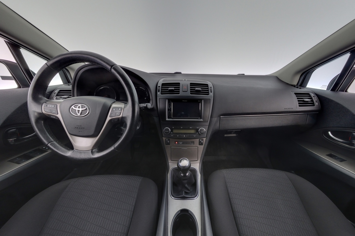Toyota Avensis vaihtoauto