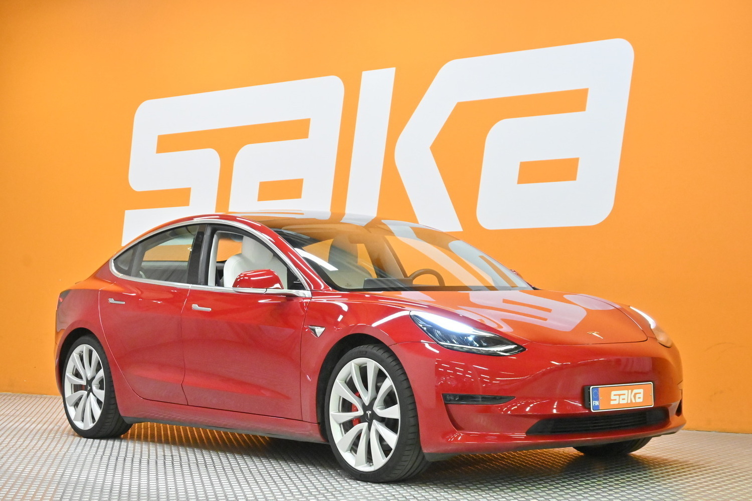 Tesla Model 3 vaihtoauto