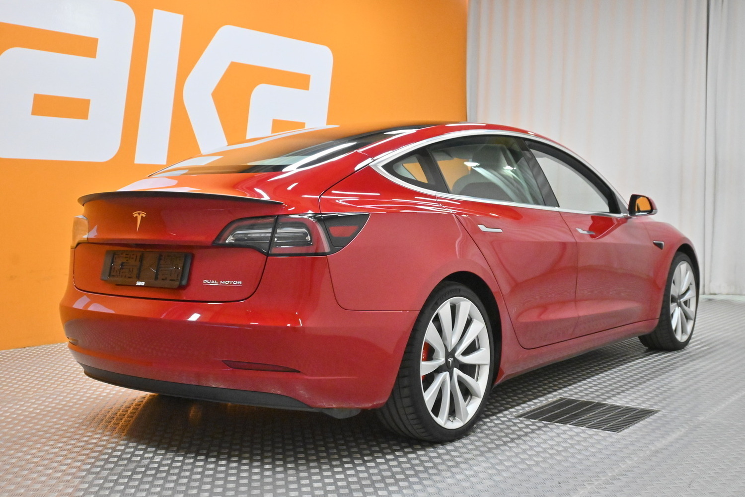 Tesla Model 3 vaihtoauto
