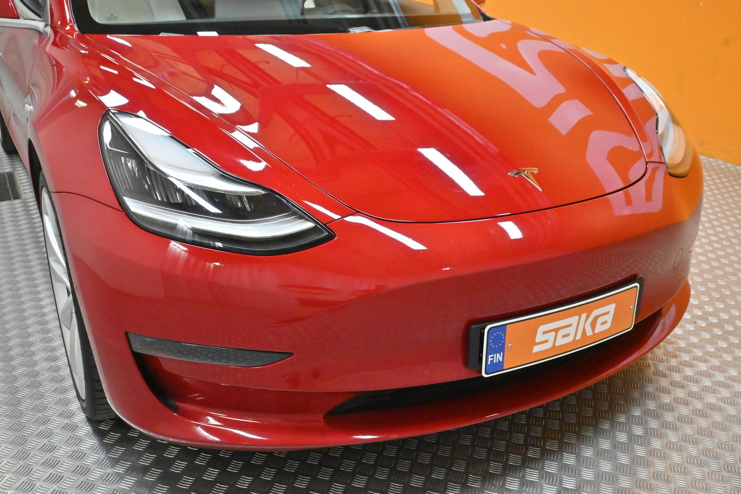 Tesla Model 3 vaihtoauto