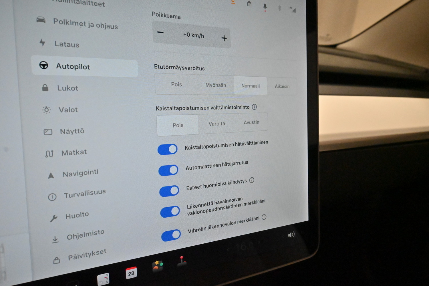 Tesla Model 3 vaihtoauto