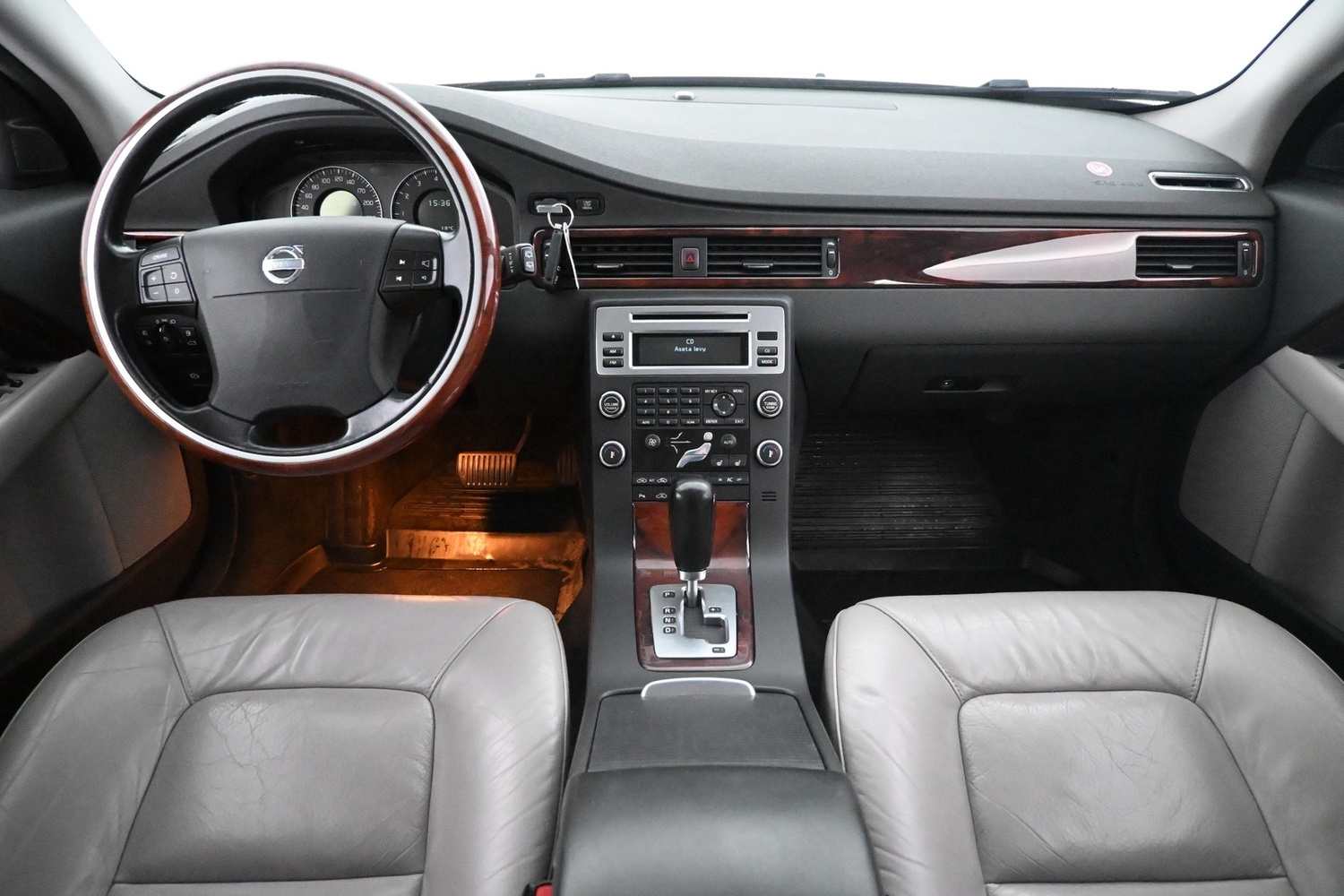 Volvo V70 vaihtoauto