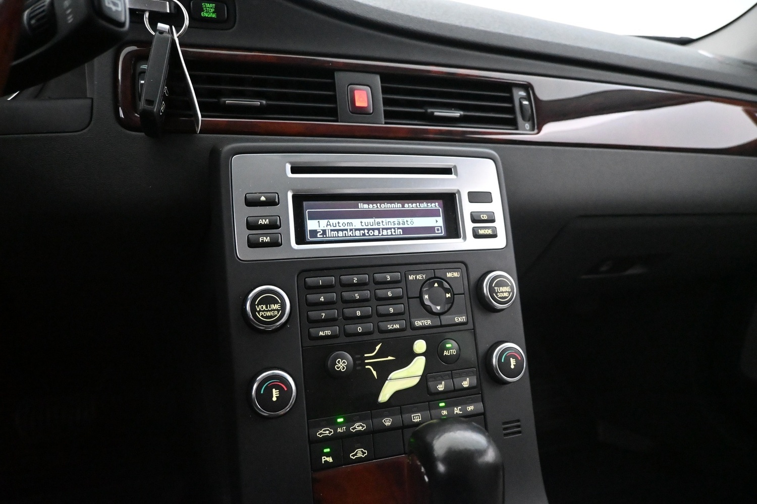 Volvo V70 vaihtoauto