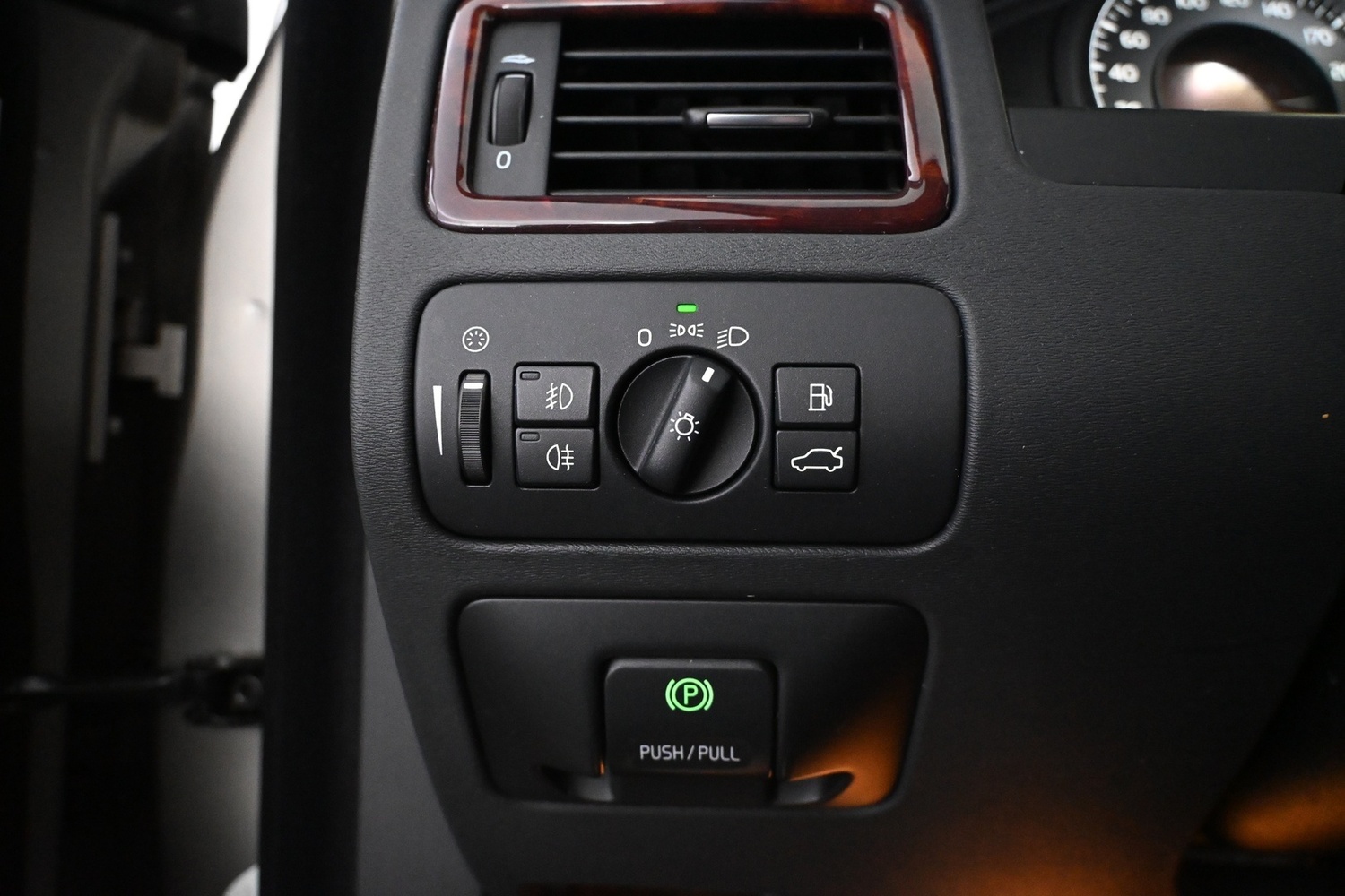 Volvo V70 vaihtoauto