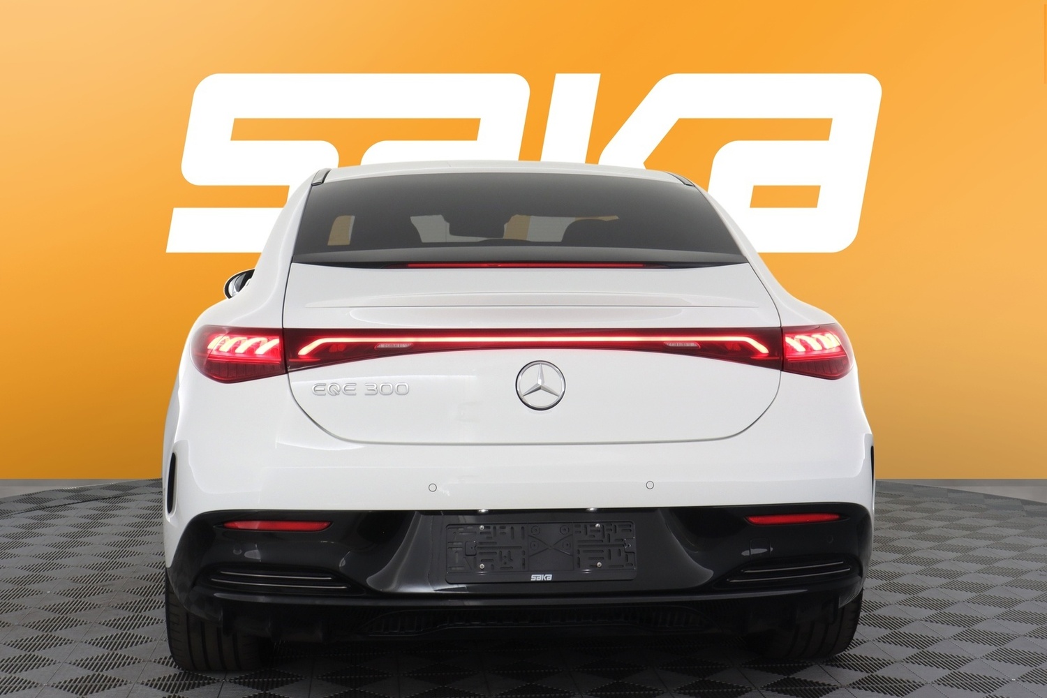Mercedes-Benz EQE vaihtoauto