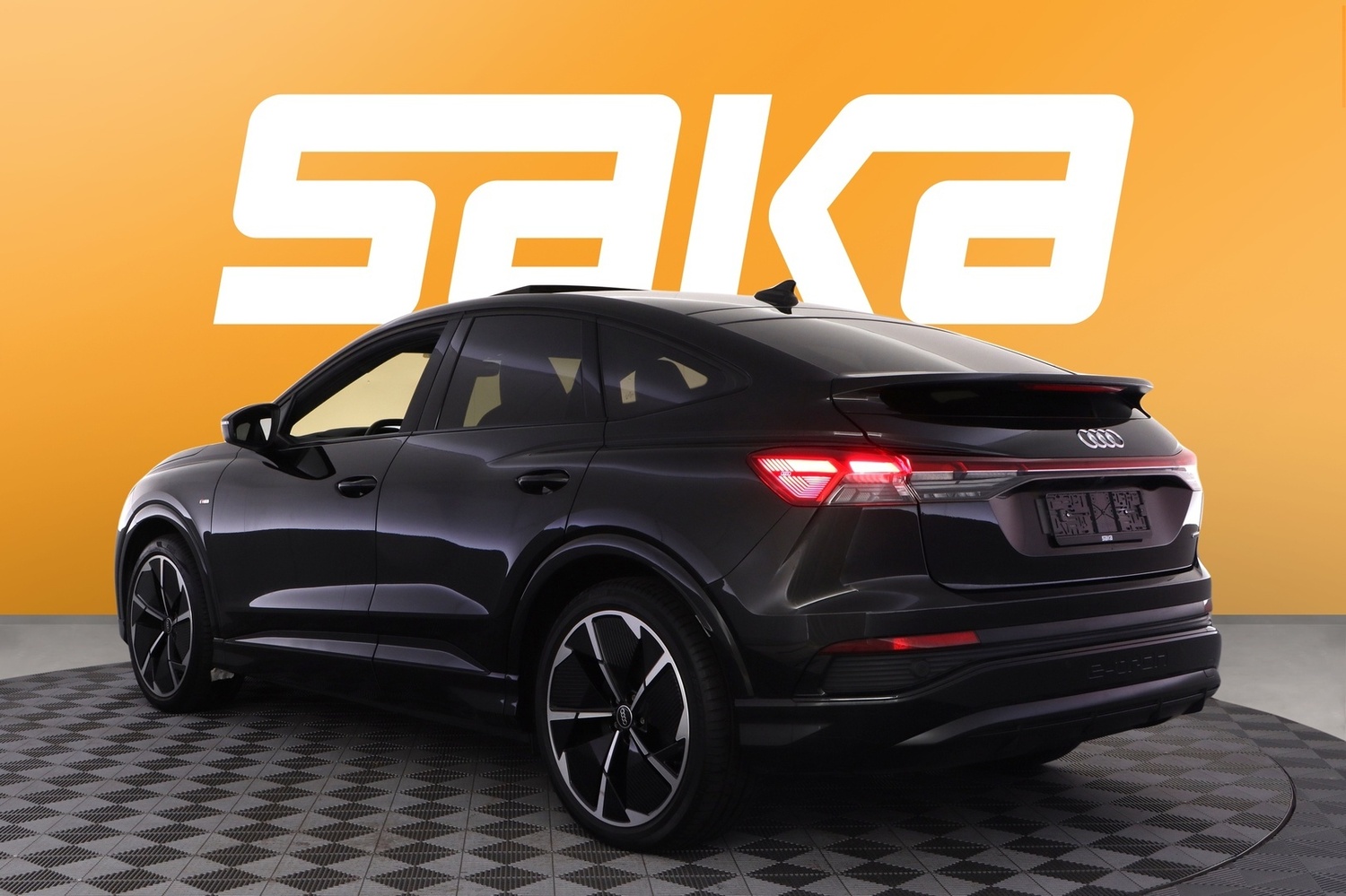 Audi Q4 e-tron vaihtoauto
