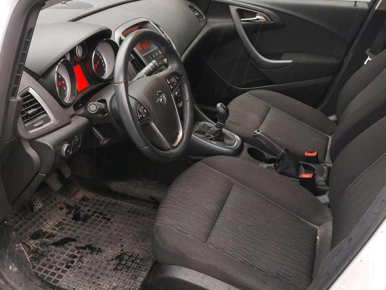 Opel Astra vaihtoauto