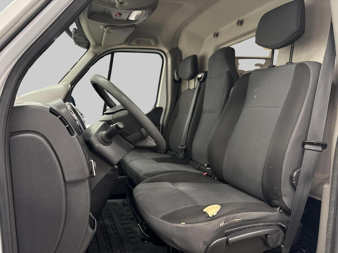 Nissan NV400 vaihtoauto