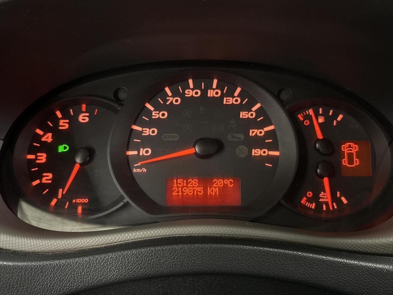 Nissan NV400 vaihtoauto