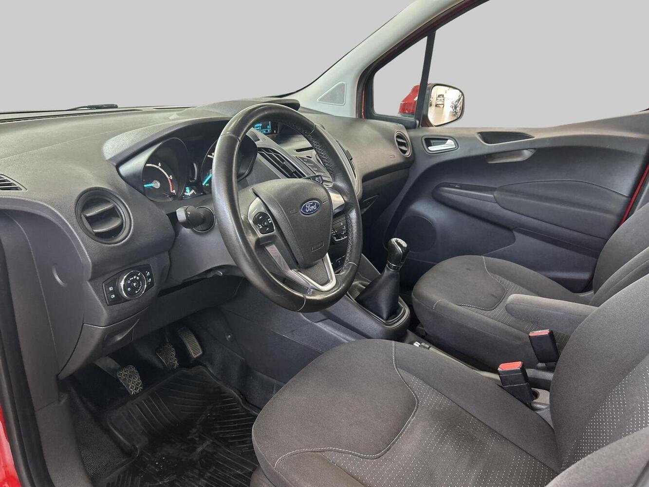 Ford Transit Courier vaihtoauto