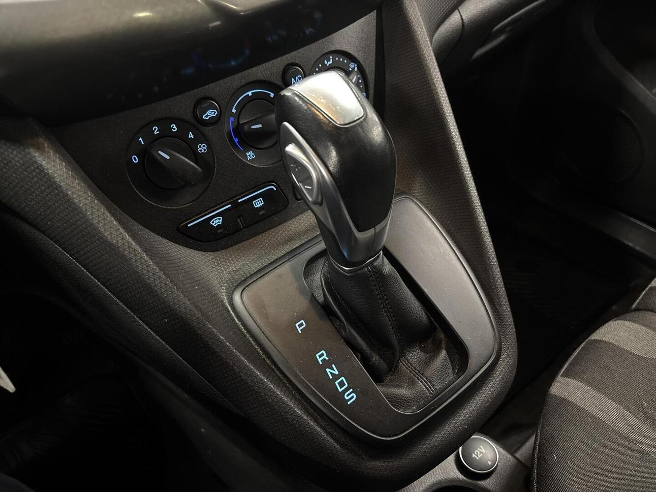 Ford Transit Connect vaihtoauto