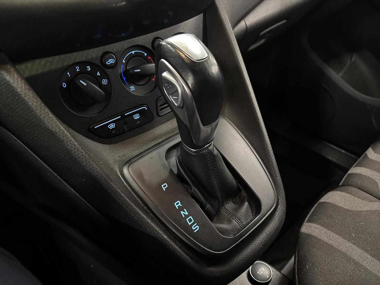 Ford Transit Connect vaihtoauto