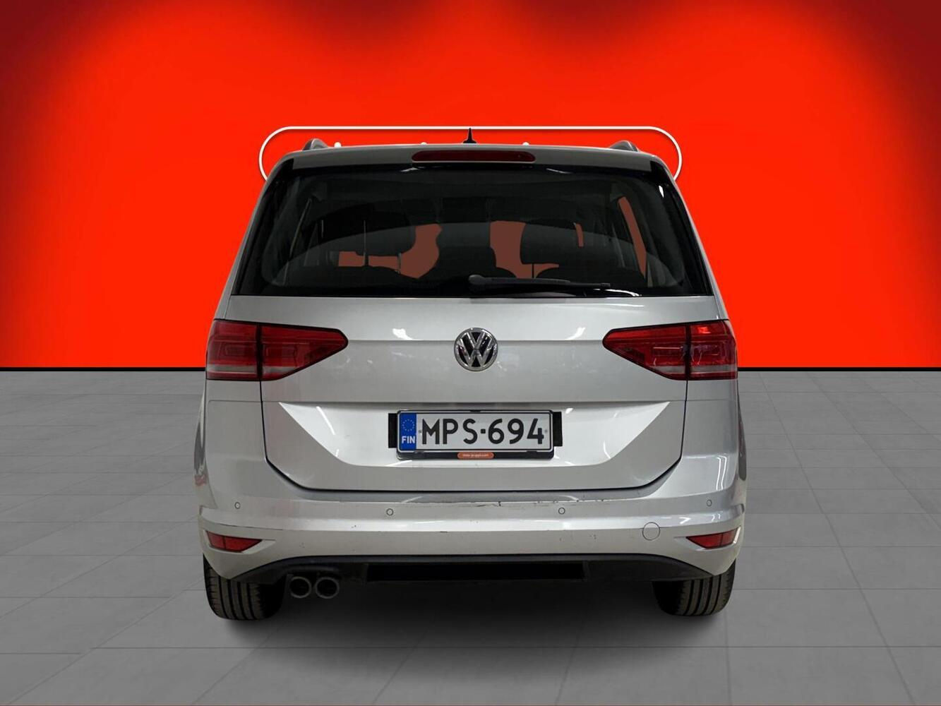 Volkswagen Touran vaihtoauto