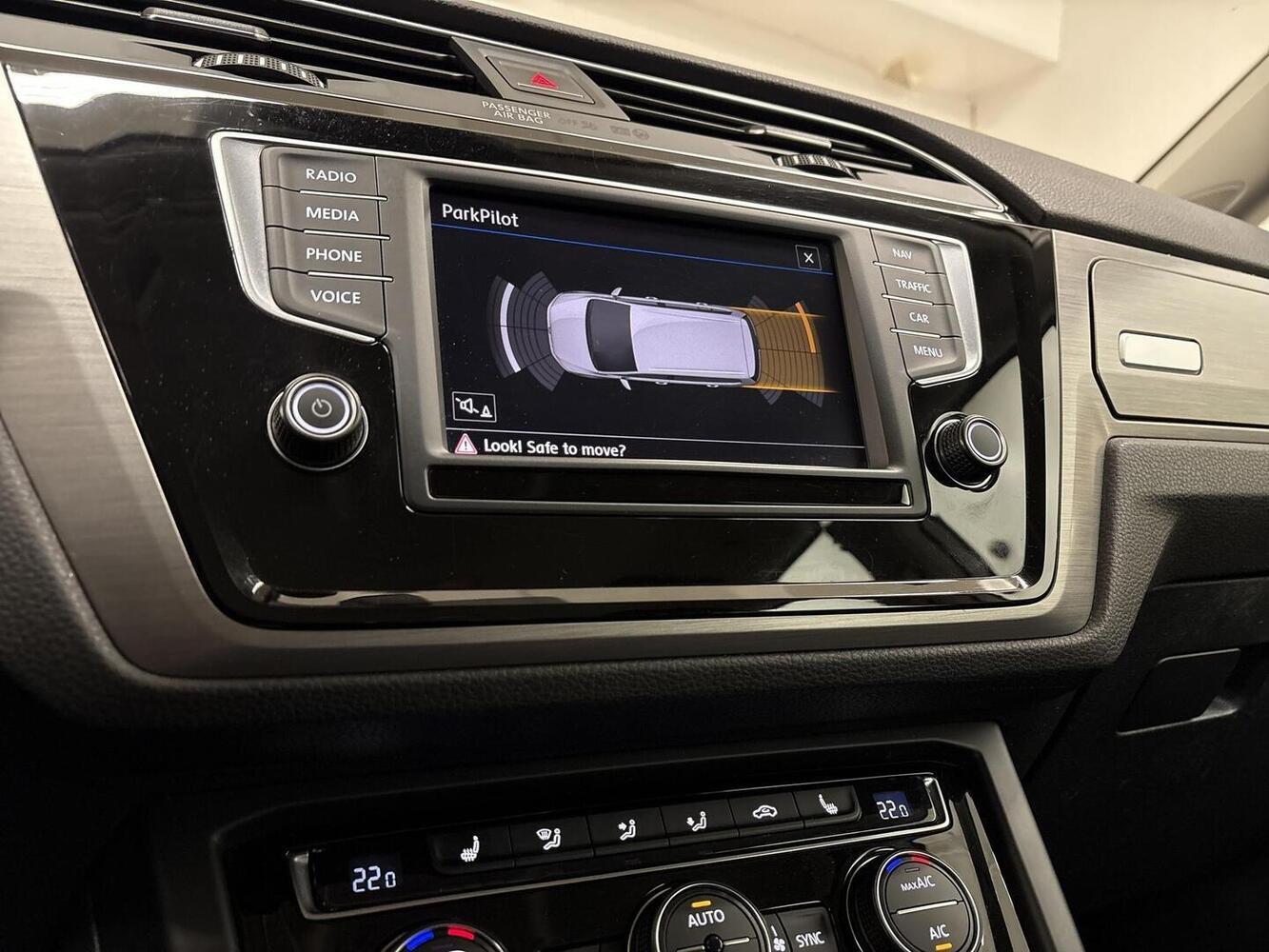 Volkswagen Touran vaihtoauto