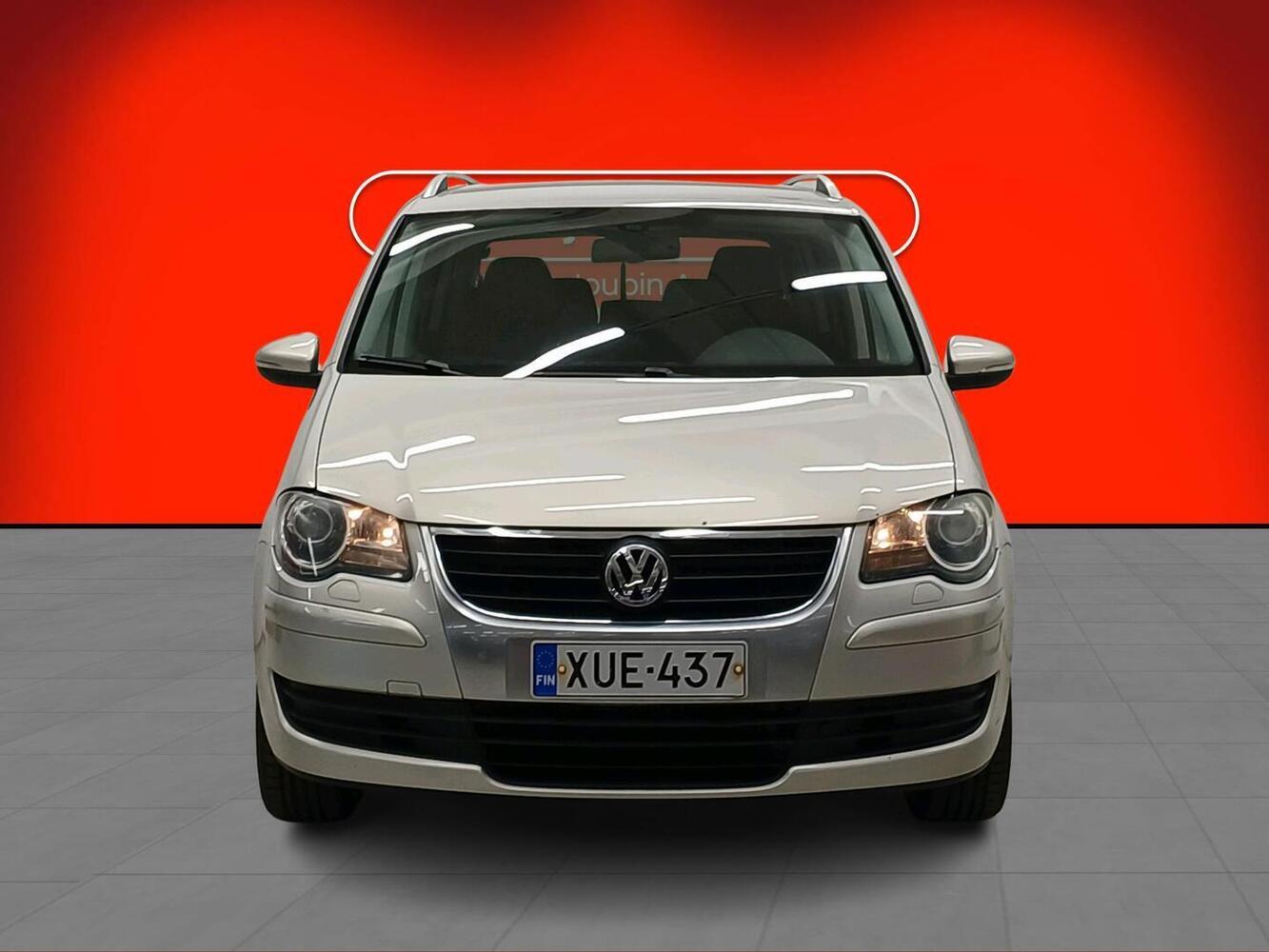 Volkswagen Touran vaihtoauto